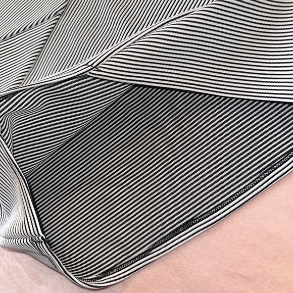 Forever 21 Dukes of Dallas Black & White Striped Mini Pencil Skirt NWT, Size M - Picture 3 of 5